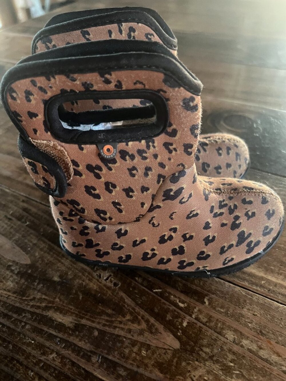 Girl's BOGS Toddler 7 Cheetah Print!